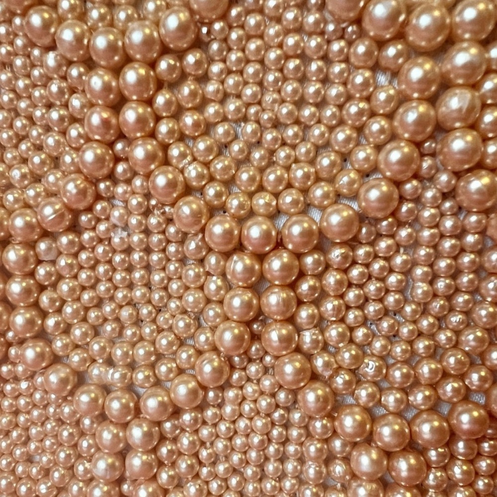 Gold Scallop Pearl Clutch Purse with Detachable Chain - Picture 4 of 12